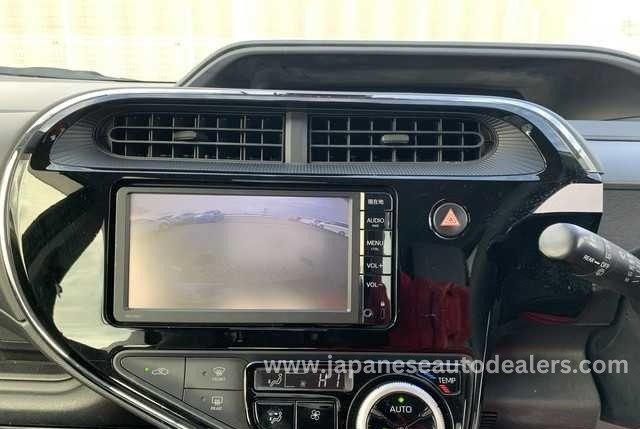 
								TOYOTA AQUA HYBRID full									