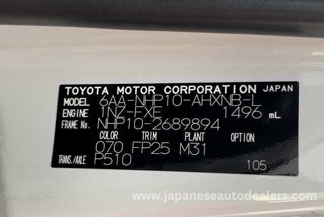 
								TOYOTA AQUA HYBRID full									