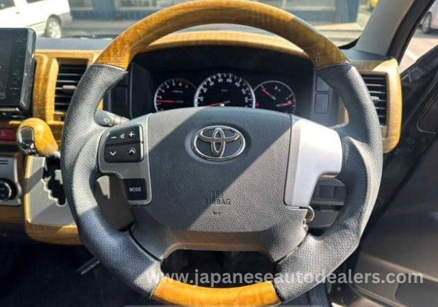 
								TOYOTA HIACE WAGON full									