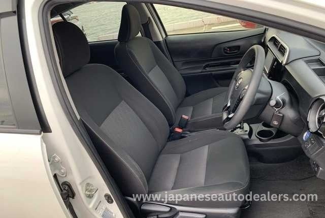 
								TOYOTA AQUA HYBRID full									