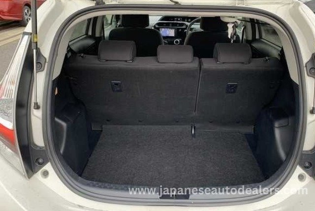 
								TOYOTA AQUA HYBRID full									