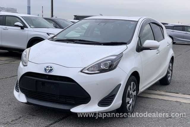 
								TOYOTA AQUA HYBRID full									