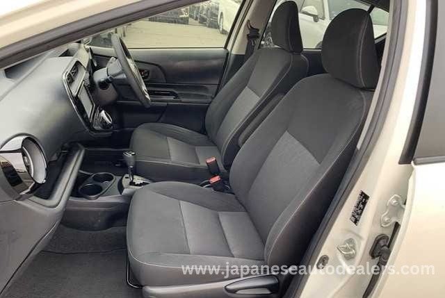 
								TOYOTA AQUA HYBRID full									