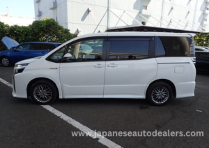 TOYOTA VOXY HYBRID