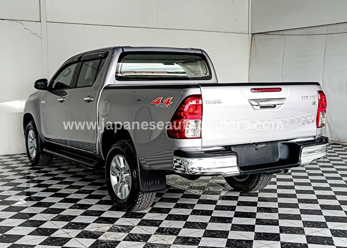 
								Toyota Hilux full									