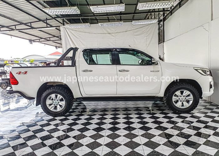 
								Toyota Hilux full									