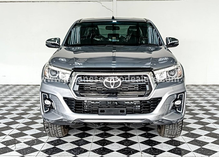
								Toyota Hilux full									