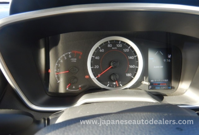 
								TOYOTA COROLLA CROSS full									