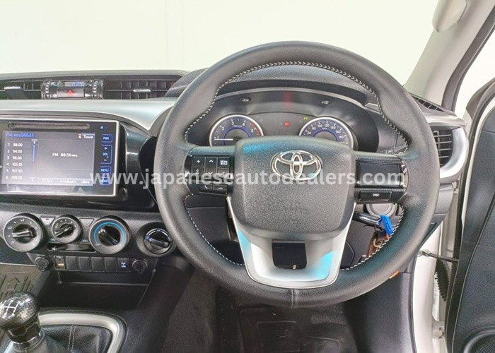 
								Toyota Hilux full									