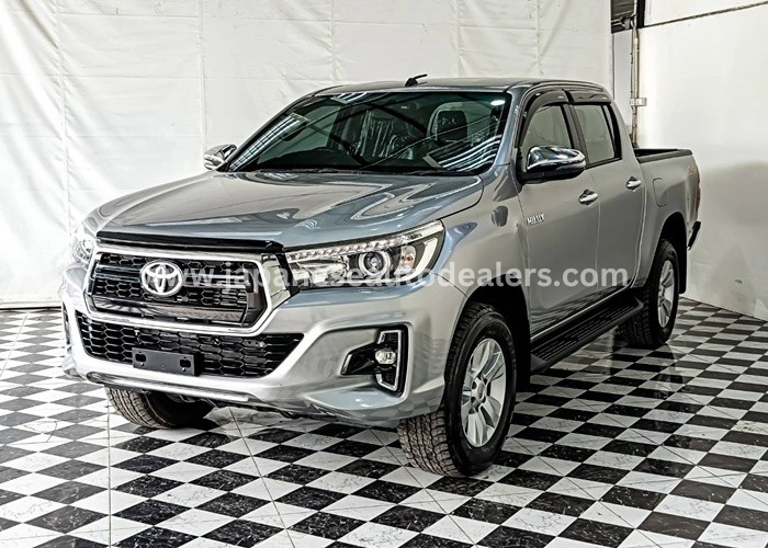 
								Toyota Hilux full									