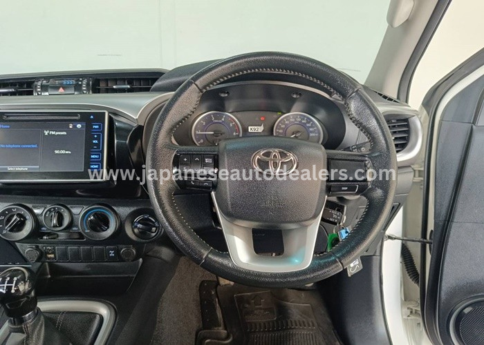 
								Toyota Hilux full									