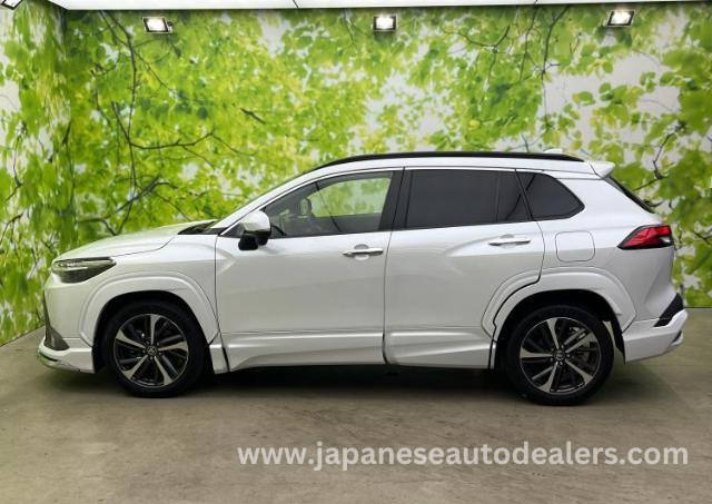 
								TOYOTA COROLLA CROSS full									