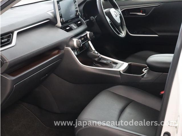 
								TOYOTA RAV4 full									