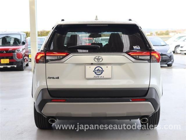 
								TOYOTA RAV4 full									
