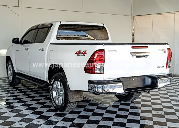 
								Toyota Hilux full									