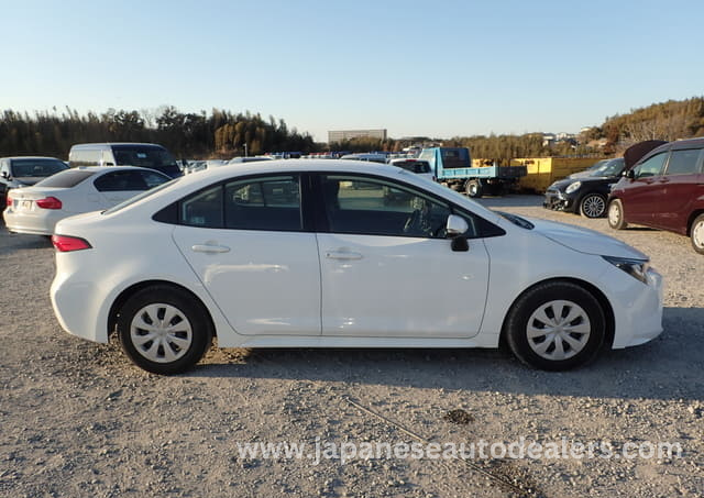 
								TOYOTA COROLLA G-X full									