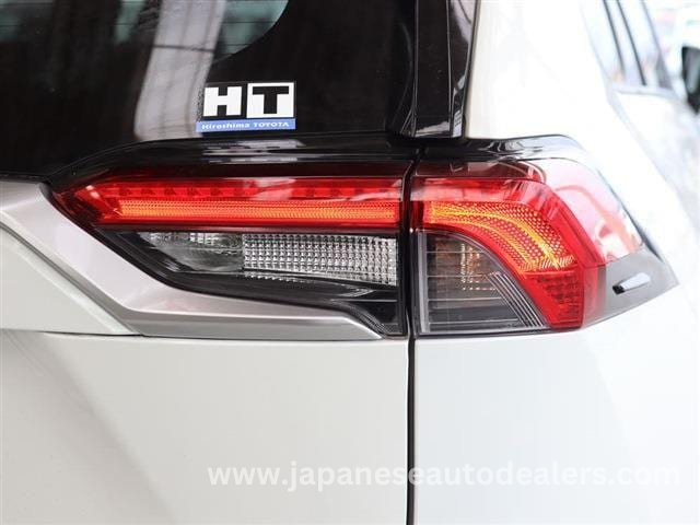 
								TOYOTA RAV4 full									
