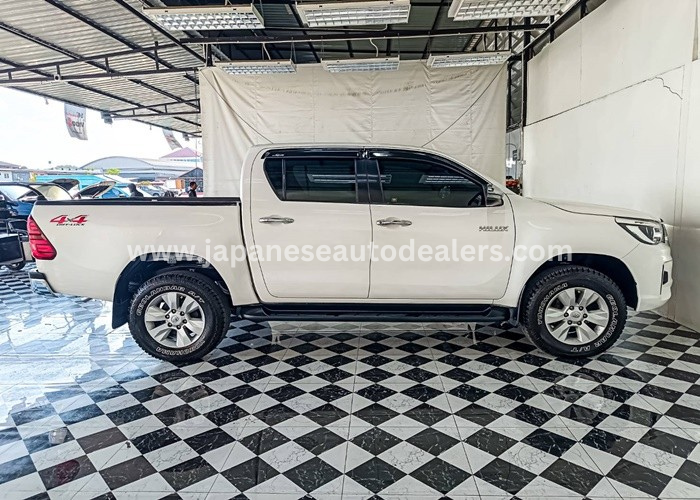 
								Toyota Hilux full									