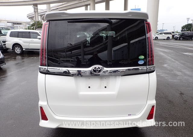 
								Toyota Noah full									
