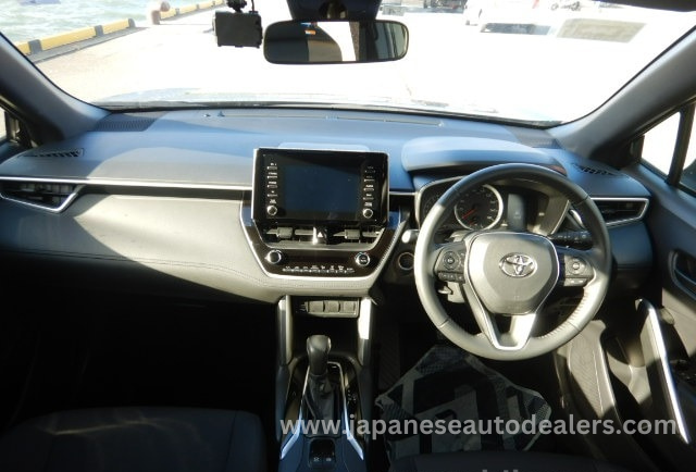 
								TOYOTA COROLLA CROSS full									