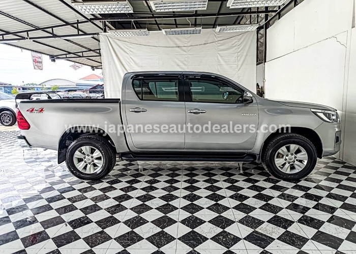 
								Toyota Hilux full									