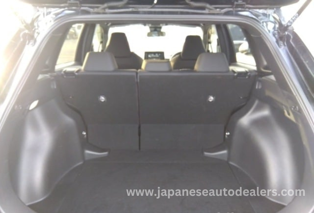 
								TOYOTA COROLLA CROSS full									