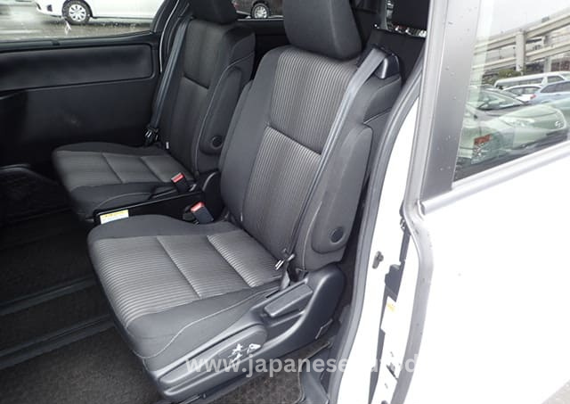 
								Toyota Noah full									