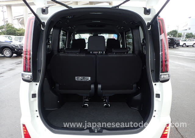 
								Toyota Noah full									