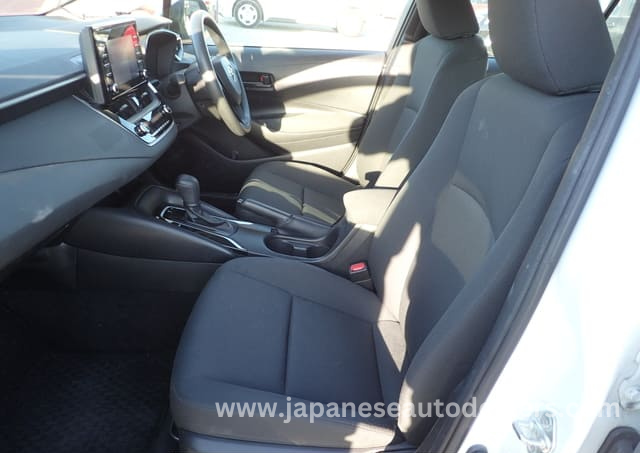 
								TOYOTA COROLLA G-X full									