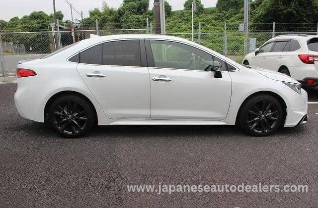 
								TOYOTA COROLLA SEDAN full									