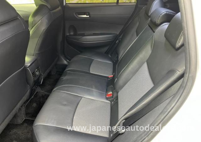 
								TOYOTA COROLLA CROSS full									