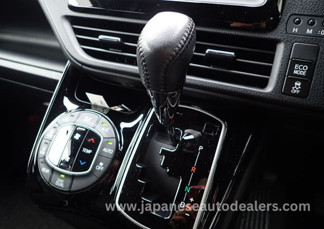
								Toyota Noah full									
