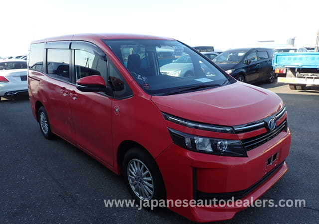 
								TOYOTA VOXY HYBRID full									
