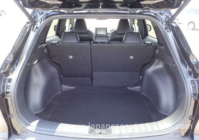 
								TOYOTA COROLLA CROSS full									