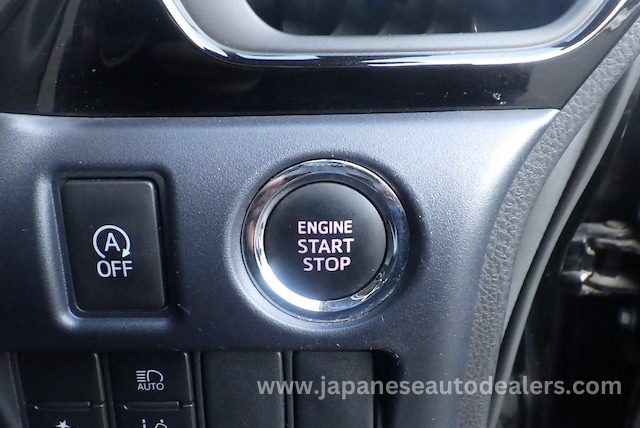 
								TOYOTA VOXY full									
