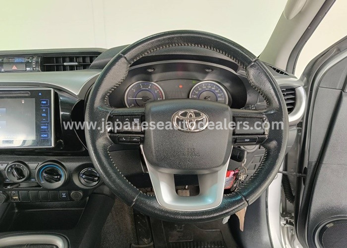 
								Toyota Hilux full									