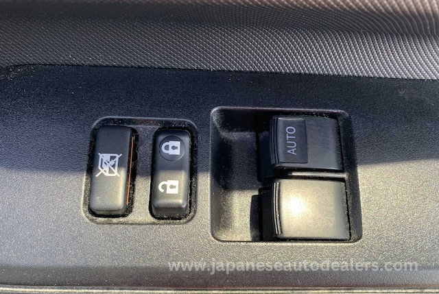 
								TOYOTA AQUA HYBRID full									