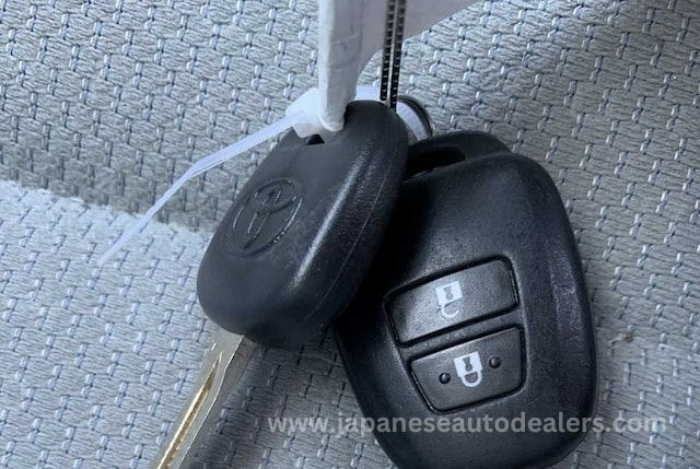 
								TOYOTA AQUA HYBRID full									