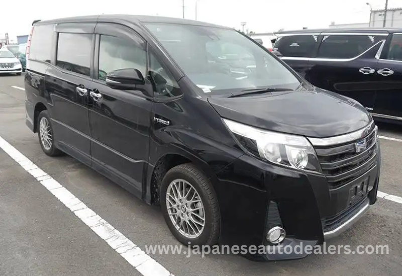 
								Toyota Noah Hybrid full									