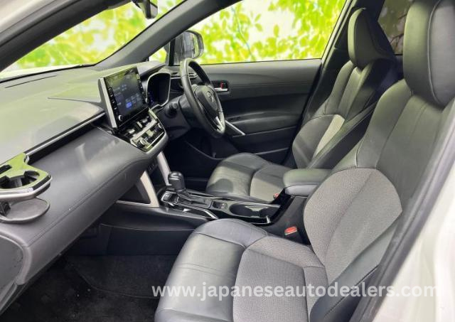 
								TOYOTA COROLLA CROSS full									