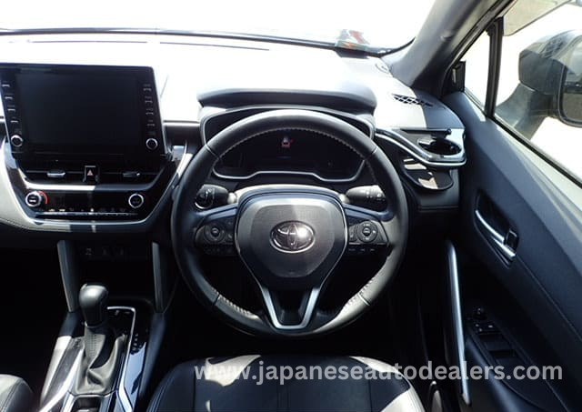 
								TOYOTA COROLLA CROSS full									