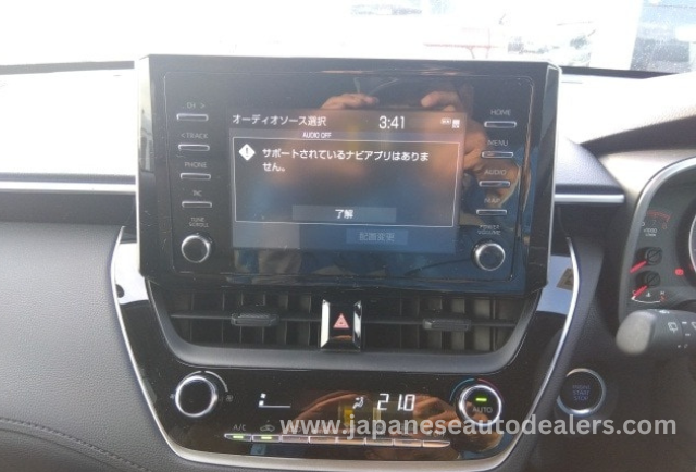 
								TOYOTA COROLLA CROSS full									