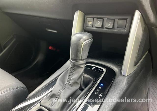 
								TOYOTA COROLLA CROSS full									