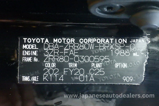 
								TOYOTA VOXY full									