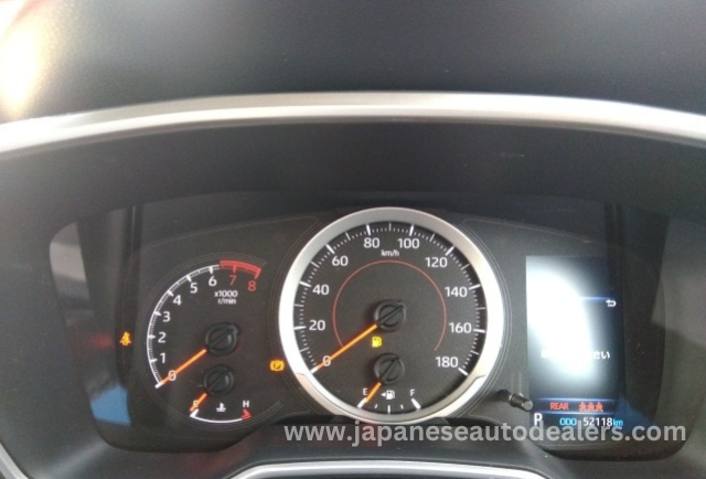 
								TOYOTA COROLLA CROSS full									