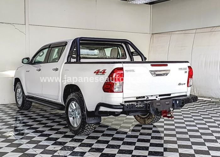 
								Toyota Hilux full									