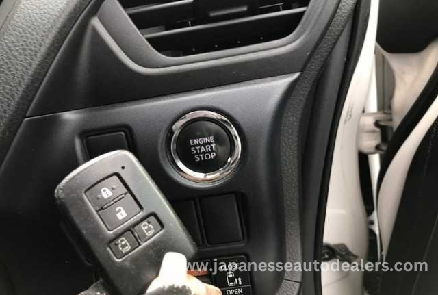 
								TOYOTA VOXY full									