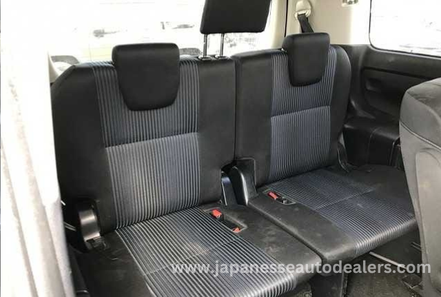 
								TOYOTA VOXY full									