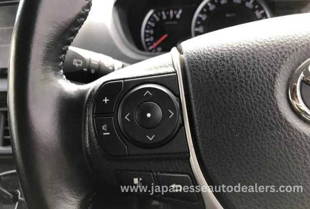 
								TOYOTA VOXY full									