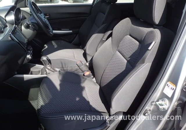 
								2017 Suzuki Swift Hybrid RS full									